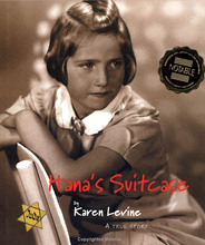 Hannas-Suitcase